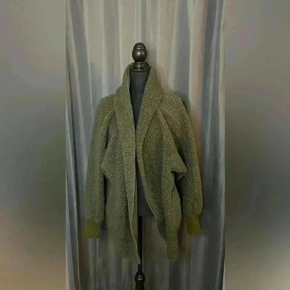 LuLaRoe Jackets & Blazers - 130. LuLaRoe Teddy Bear Fleece Jacket, Olive Green, Size Large, EUC